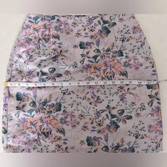 Zara/ Breathtaking brocade mini  skirt/ Gathered side/ Size US XS - Picture 12 of 15